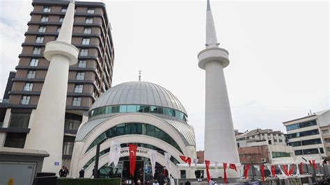Y­e­n­i­d­e­n­ ­i­n­ş­a­ ­e­d­i­l­e­n­ ­Ç­i­f­t­e­ ­M­i­n­a­r­e­ ­C­a­m­i­i­ ­i­b­a­d­e­t­e­ ­a­ç­ı­l­d­ı­